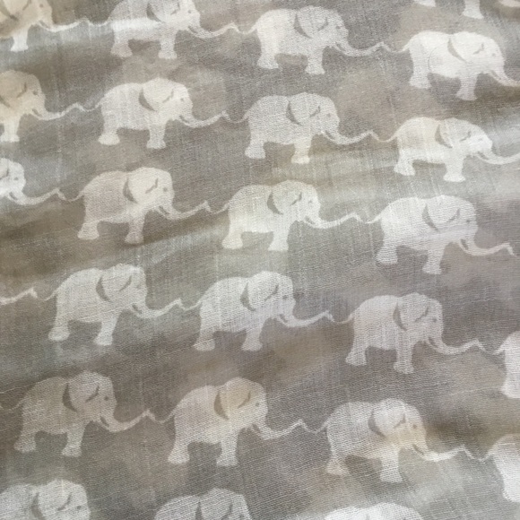 Beautiful Elephant Scarf Gray White - Picture 3 of 5
